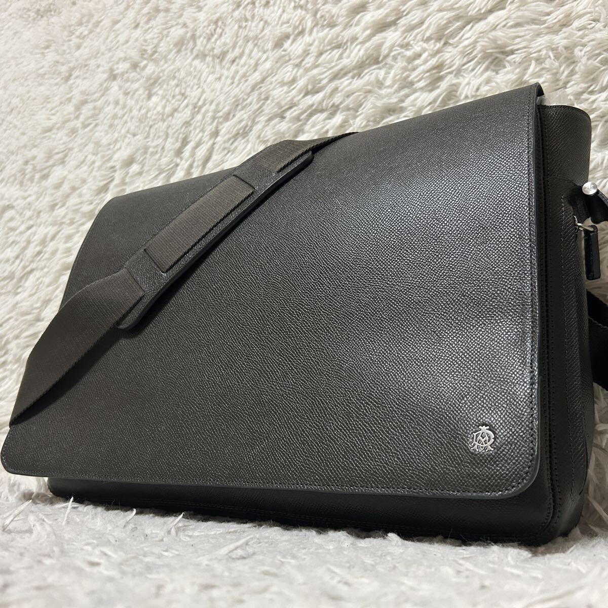 1円【極美品】dunhill ダンヒル カドガン メッセンジャーバッグ ショルダーバック クロスボディ 斜め掛け A4収納可能 メンズ カーキ レザー