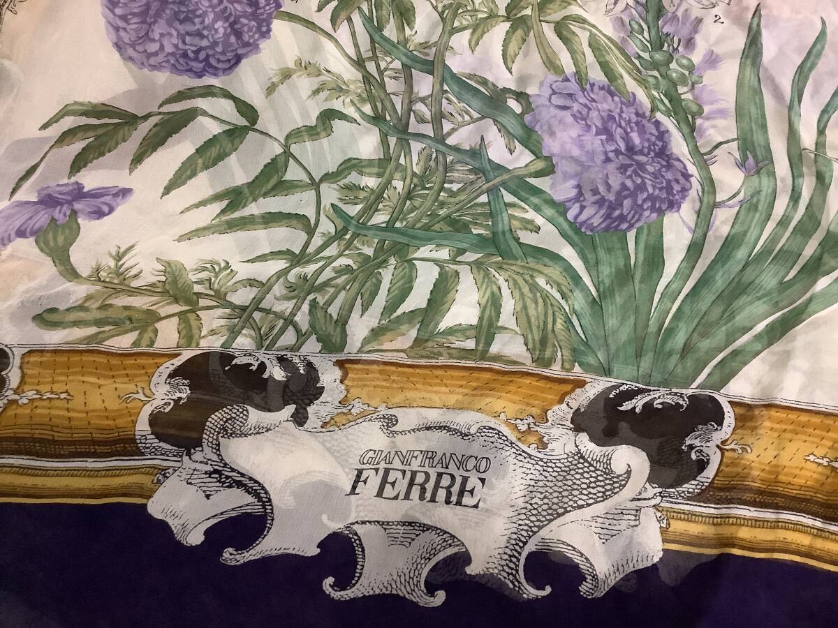 GIANFRANCO FERRE ジャンフランコフェレ シルクスカーフ　中古品　送料無料　1円〜【406-18.NT】