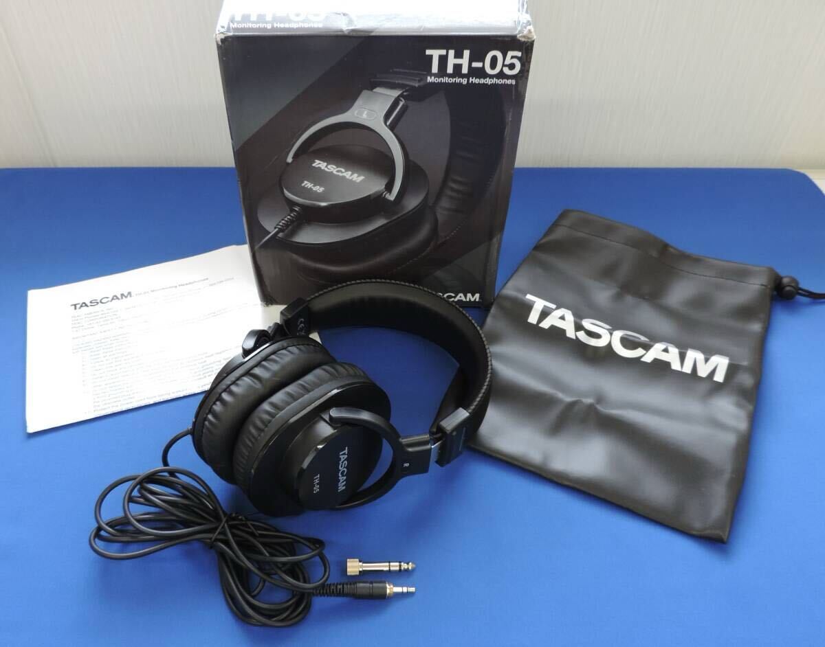 TASCAM タスカム TH-05 モニターヘッドホン ブラック 音出し確認済み キャリングバッグ/変換アダプター/英訳説明書付き TEAC