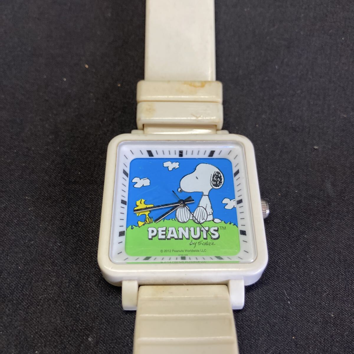 不動　PEANUTS スヌーピー 腕時計 2012年製 クォーツ式 ホワイト 腕時計 ピーナッツ CITIZEN ヴィンテージ アンティーク Snoopy