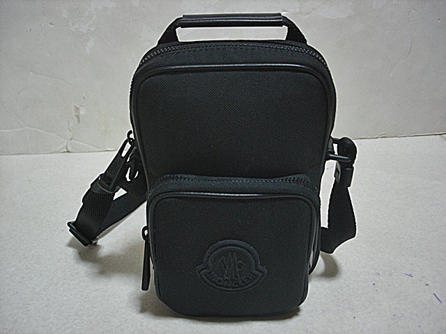 ★新品本物【モンクレール・MONCLER】13.7万便利で使いやすいサイズ感！耐久性に優れたモダンなショルダーバッグ/クロスボディミニバッグ黒