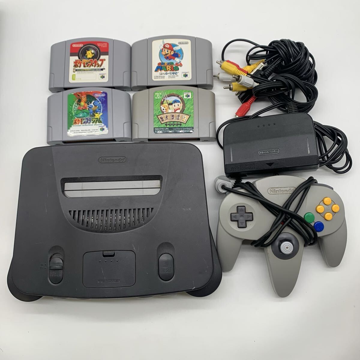 □【売り切り】Nintendo（任天堂）ニンテンドー64 NUS-001 ソフト4本付き！