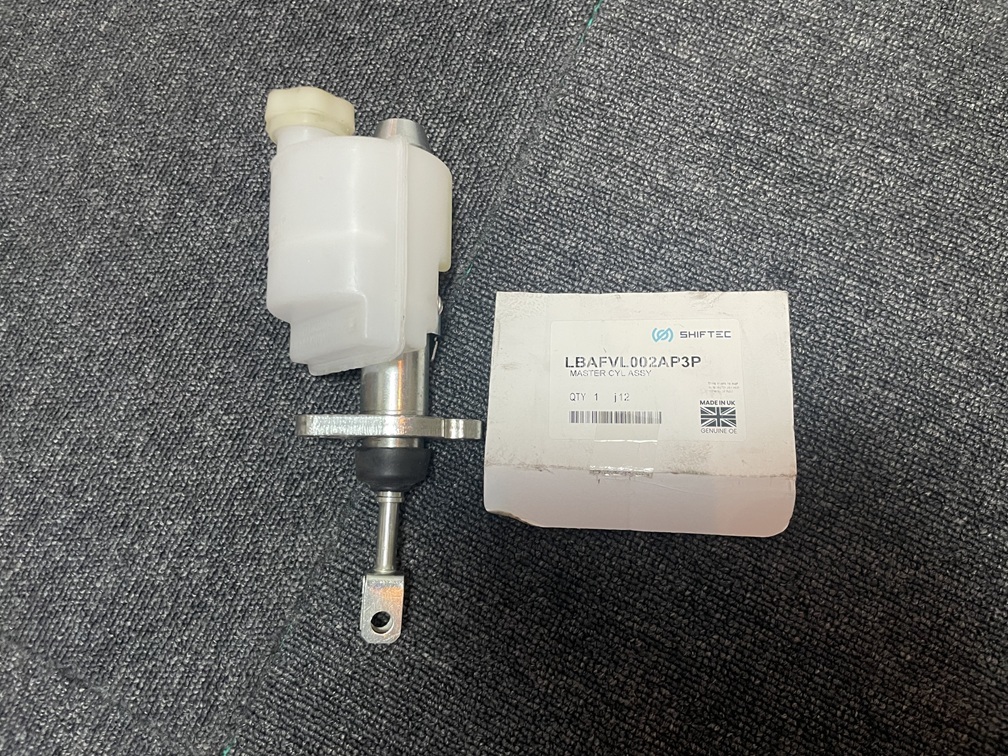 ローバーミニ　クラッチマスターシリンダーＡｓｓｙ　一度取り付け　ほぼ未使用　ＬＢＡＦＶ002ＡＡＰ3Ｐ