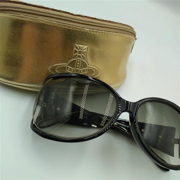1円 出品 ヴィヴィアン ウエストウッド サングラス Vivienne Westwood MADE IN ITALY ブラック 黒 ラインストーン ケース付き 20932