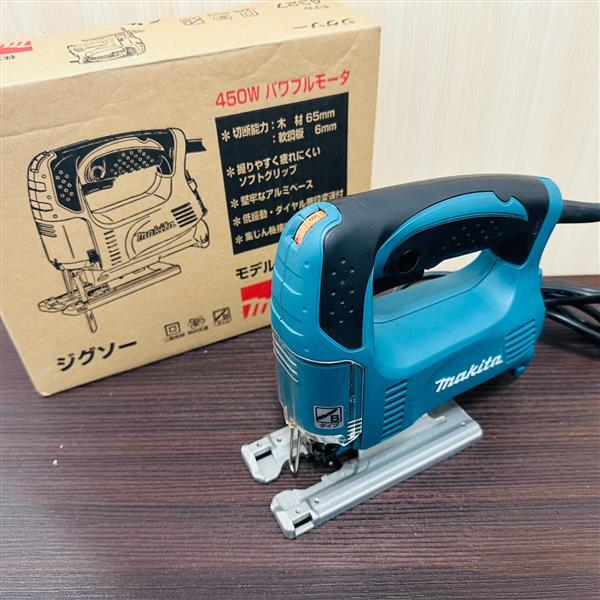 makita マキタ ジグソー モデル：4327 450W パワフルモーター 電動工具 木工用 DIY 日曜大工 箱付き 替え刃あり 付属品あり 1円出品 20847