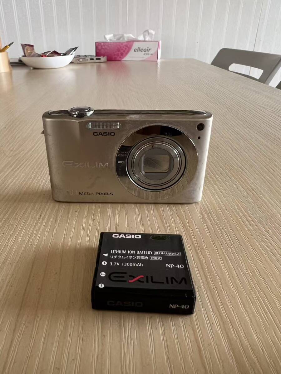 秋田発　CASIO EXILIM EX-Z100 カシオ コンパクトデジタルカメラ　現状渡します