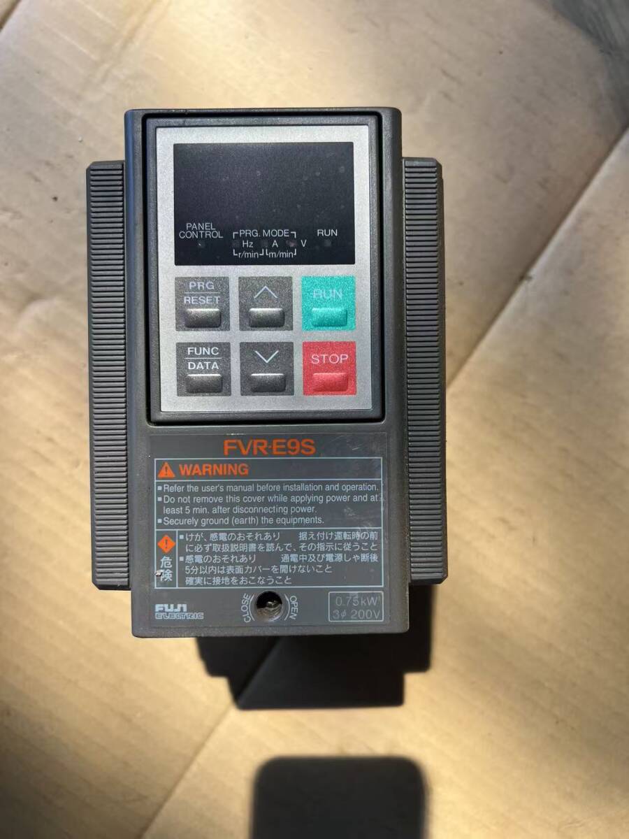 秋田発 Fuji Electric 富士電機 FRENIC-Mini コンパクト形インバータ FVR0.75E9S-2 50/60Hz　1.9KVA　5.17　8