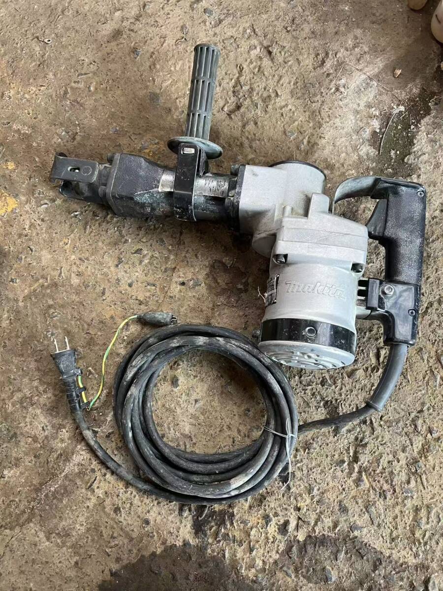 動画あり　秋田発　makita（マキタ） 電動ハンマ (六角シャンク21㎜) HM1201 動作確認済現状渡し