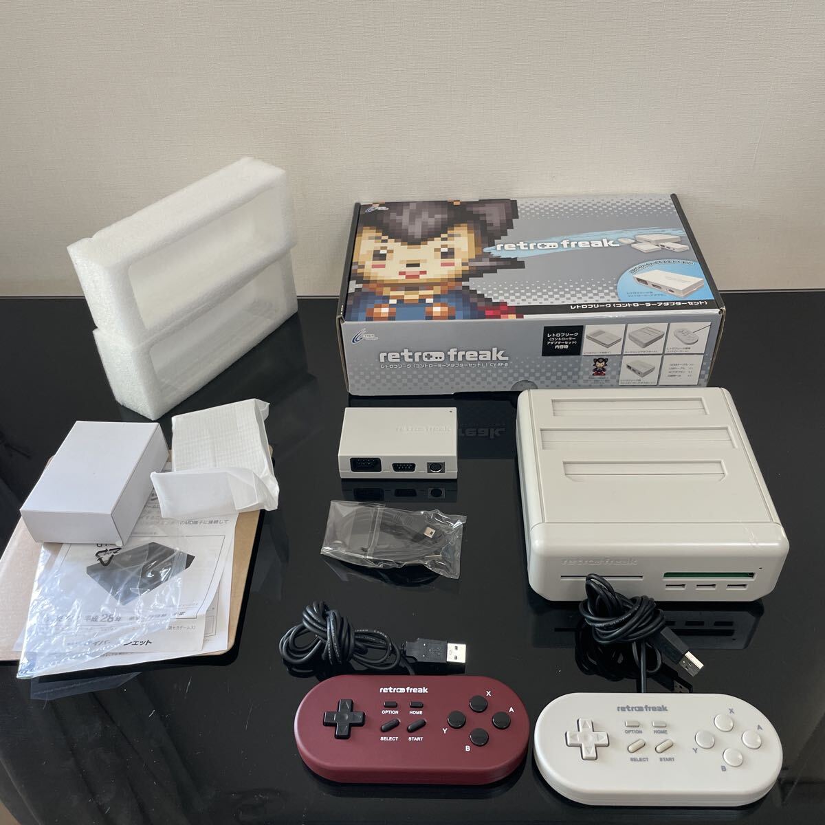 【美品】 レトロフリーク本体 コントローラーアダプターセット　箱、取扱説明書付き CY-RF-B