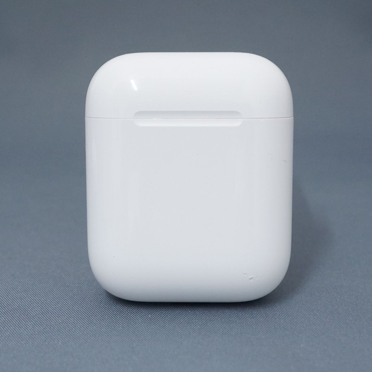 Apple AirPods with Charging Case エアーポッズ 充電ケースのみ 第二世代 USED品 ワイヤレスイヤホン MV7N2J/A 完動品 中古 V9118