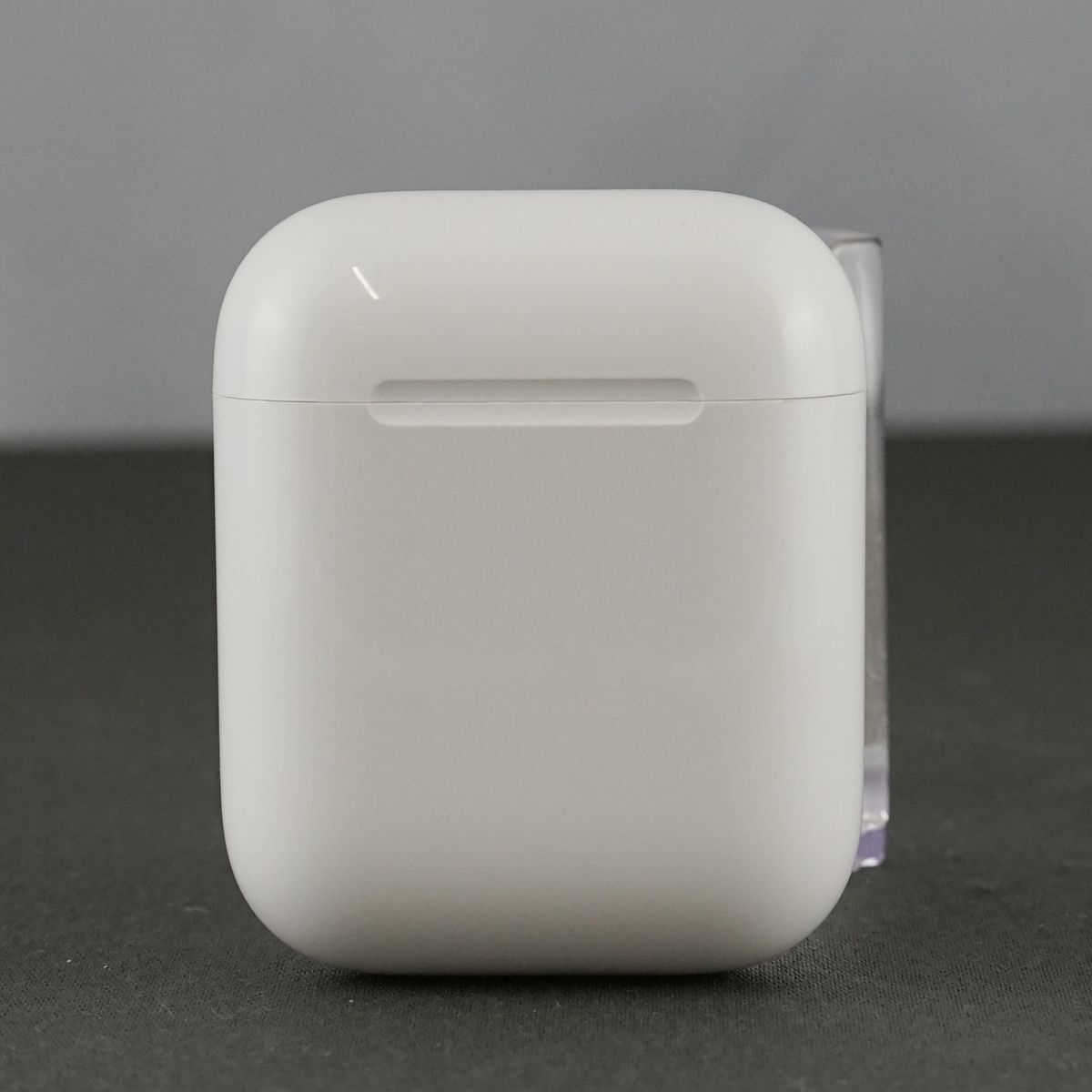 Apple AirPods with Charging Case エアーポッズ 充電ケースのみ 第二世代 USED美品 ワイヤレスイヤホン MV7N2J/A 完動品 V9201