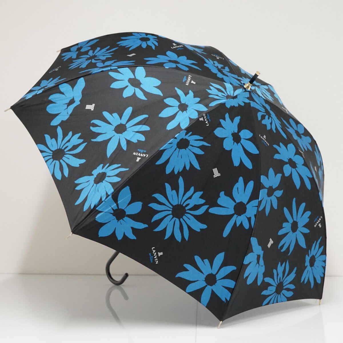 耐風傘 LANVIN en Bleu ランバンオンブルー USED美品 フラワー 花柄 ブラック ジャンプ グラス骨 60cm A4019