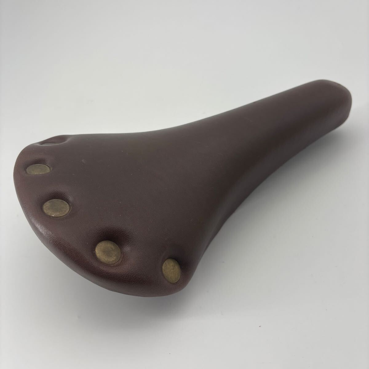 VELO？ レザーサドル？ ブラウン 鋲打ち？ アキレスサドル？ クラシックサドル？ ロードバイク？ ミニベロ？ レトロ 長期保管品 送料無料