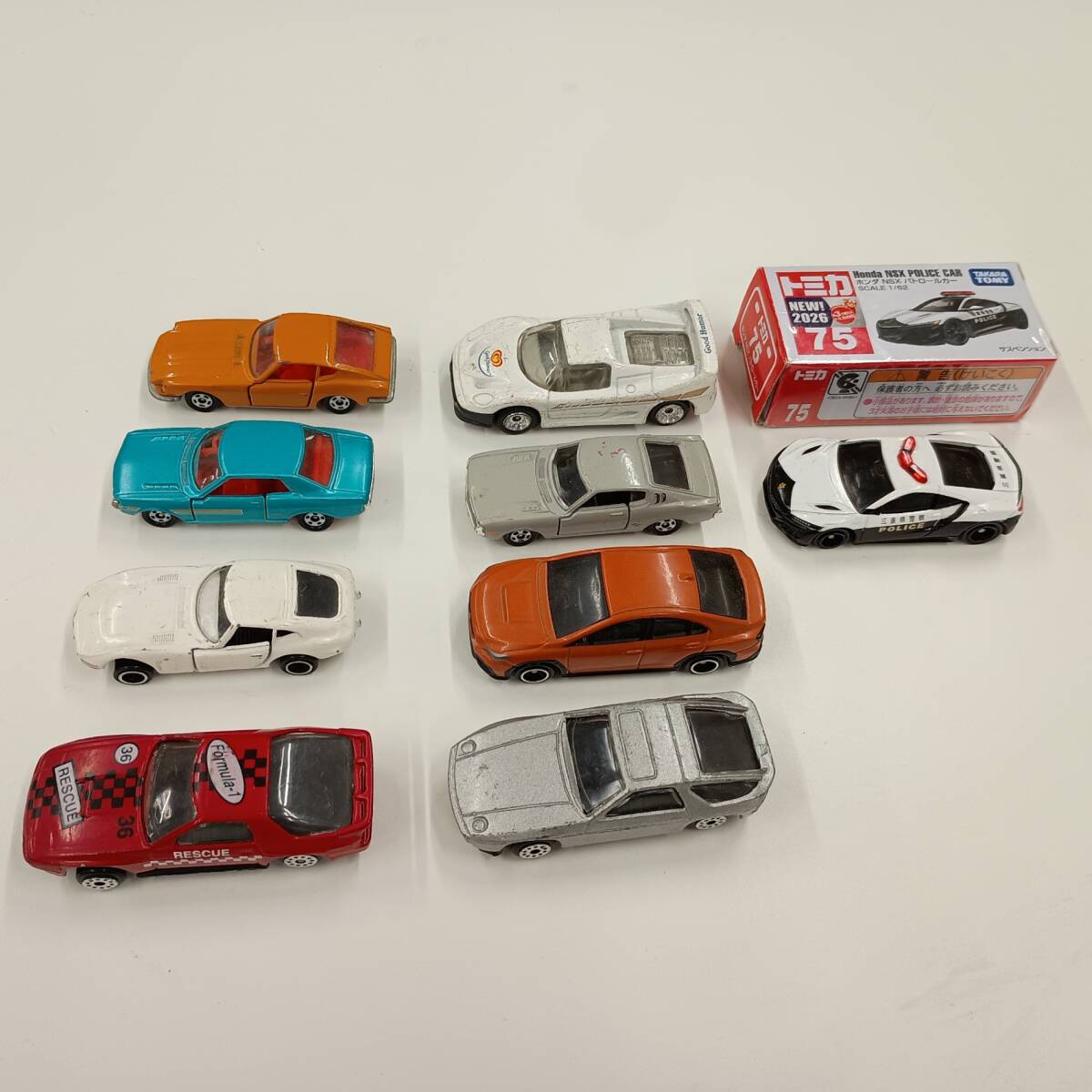 トミカ ミニカー 9個おまとめ おもちゃ パトカー レーシングカー 現状品 #23098