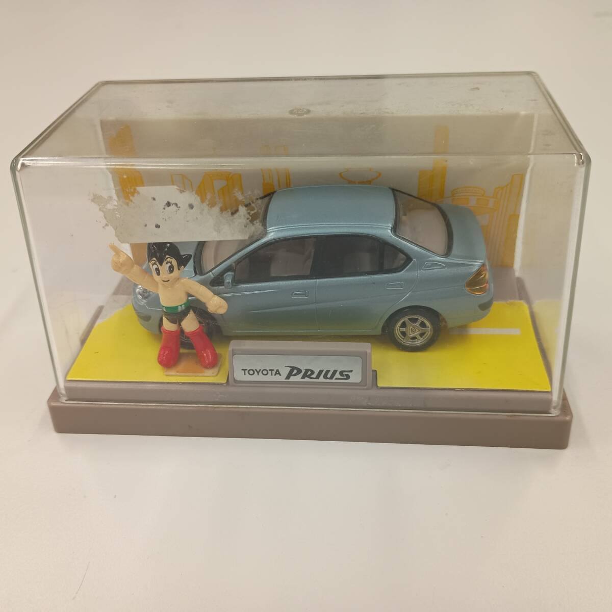 エムテック TOYOTA PRIUS トヨタ プリウス ハイブリッド 鉄腕アトムフィギュア付き ミニカー 1/43 現状品 #23097