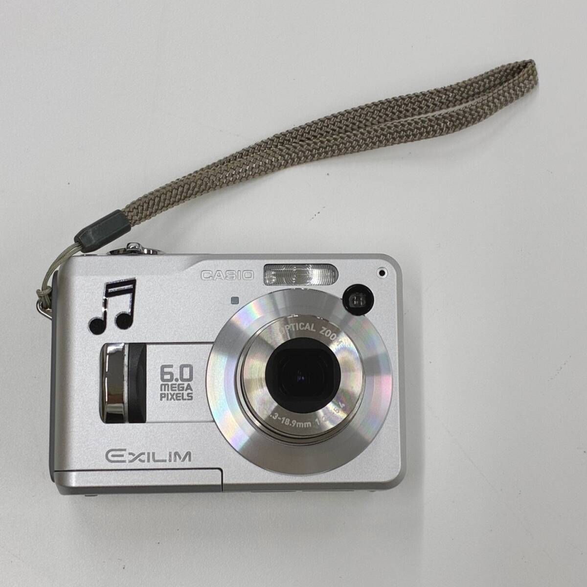カシオ CASIO エクシリム EXLIM EX-Z110 デジカメ 通電確認済 f=6.3-18.9mm f:3.1-5.4 シルバー 本体 SDカード 256MB付 ジャンク #51998⑩