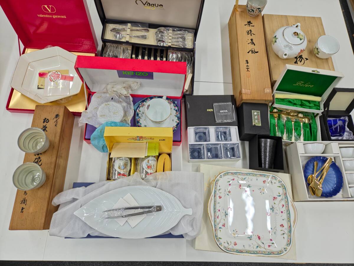 食器 まとめ ノリタケ 花更紗 KENZO ピーターラビット ヴァレンティノ ガラヴァーニ 切子 HOYA Vague Bolera 洋食器 セーヌ #23147