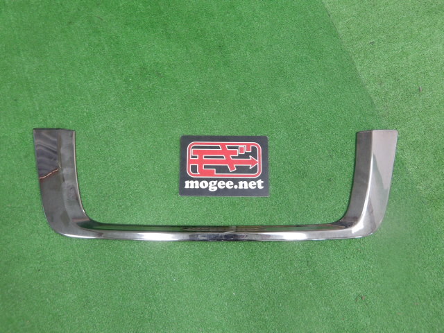 1GF3048 KKT)) トヨタ ノア ZRR70W 前期 S 純正 モデリスタ　リア メッキバックドアガーニッシュ　200130