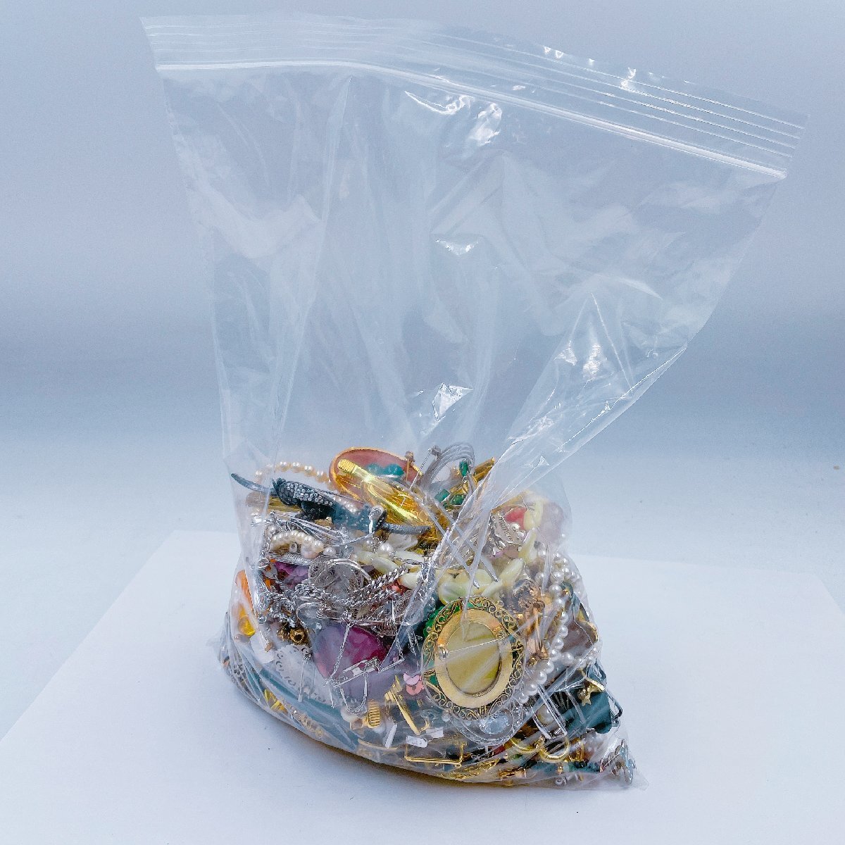 5E048 【1円～】アクセサリー まとめ 大量 パール 真珠 ネックレス 骨 珊瑚 ジュエリー 宝石 金メッキ シルバー 天然石 他 1955g 約2kg