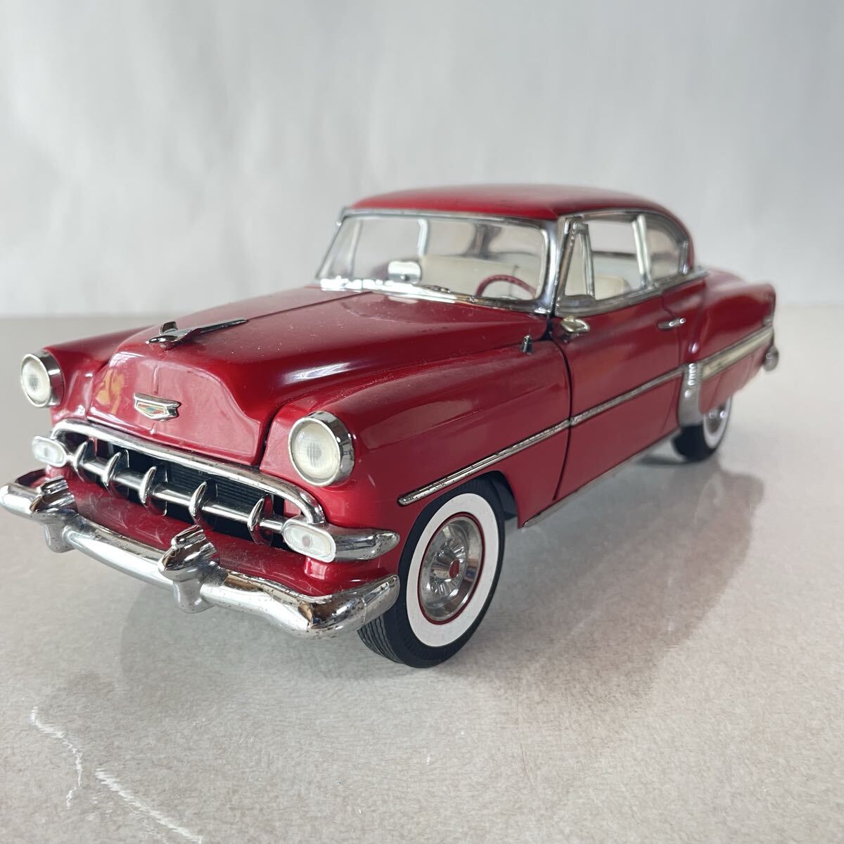 【中古】サンスター 1/18 1954 シボレー ベルエア CHEVROLET BEL AIR ミニカー 中古