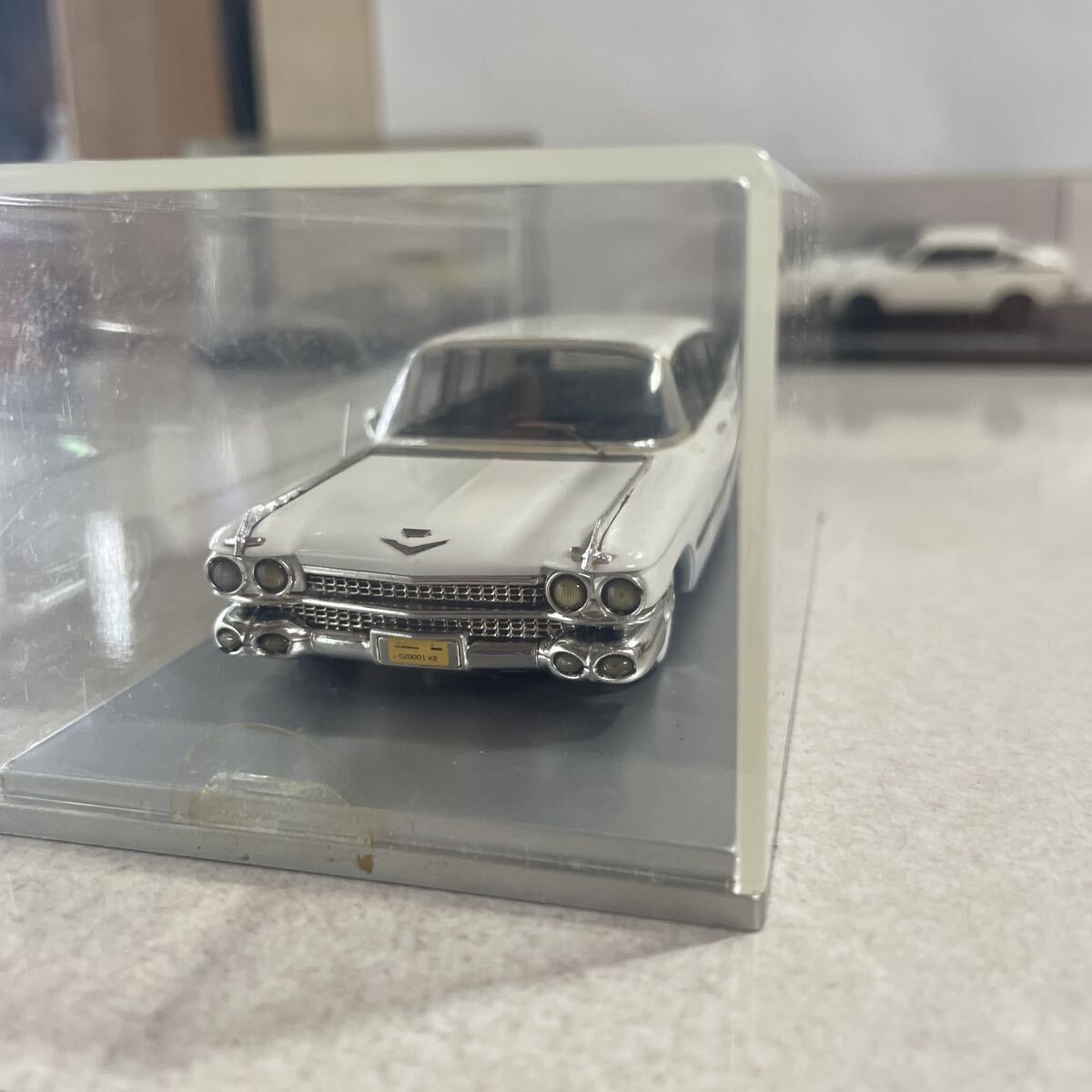 KESS 1/43 キャデラック シリーズ75 リムジン 1959 ホワイト Cadillac Series 75 Limousine レジン製 ミニカー 