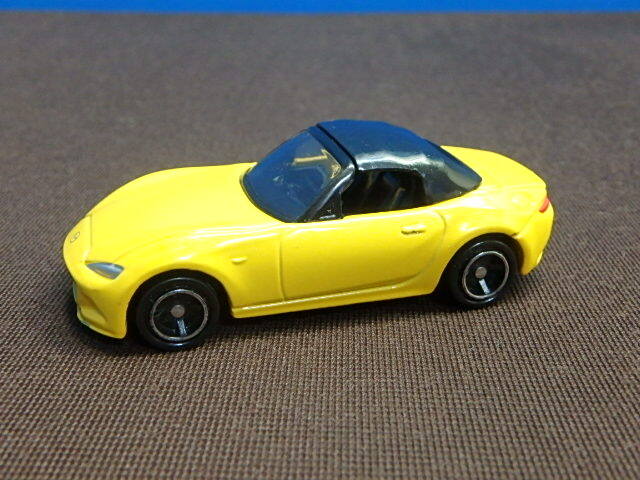 nk15-26-0604-2　トミカ　No.26　マツダ　MAZDA　ロードスター　イエロー　黄　ミニカー　中古