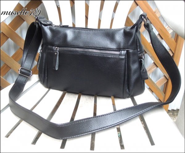 大きめ!!◇レザーショルダーバッグ 黒◇3室で便利収納 ポケット数多い ブラック 限定 牛革×合成皮革 男女兼用 少数入荷 本革 1円～ 1056e