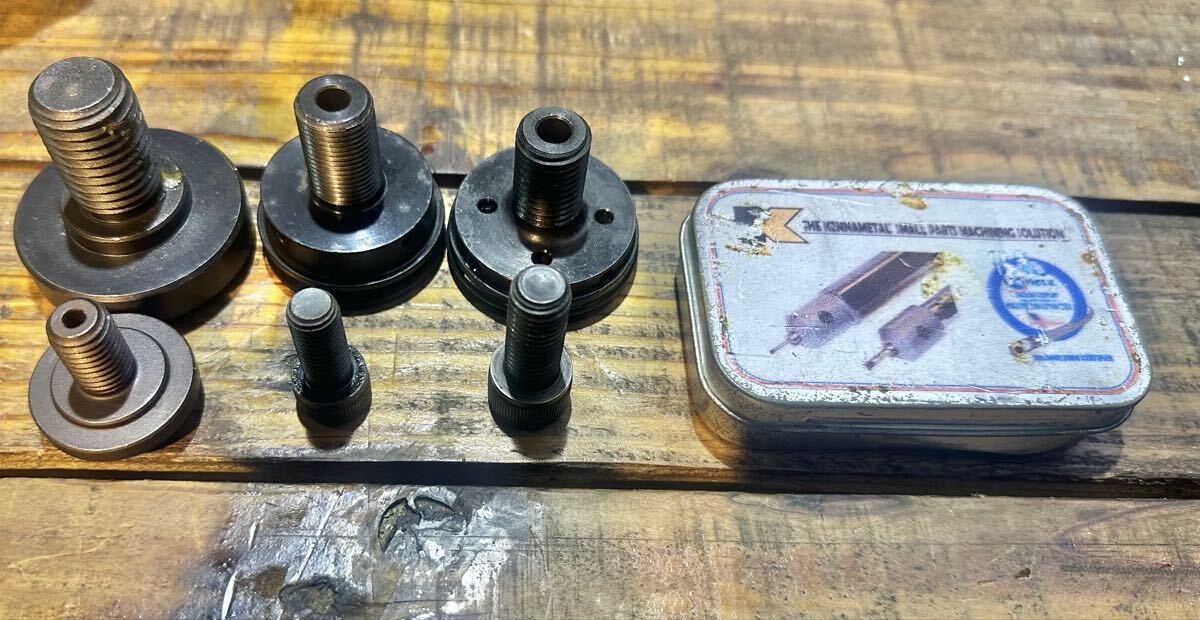 (M)旋盤用 フェースミル用ボルト チップ色々 チップ用ボルトまとめて 現状中古品