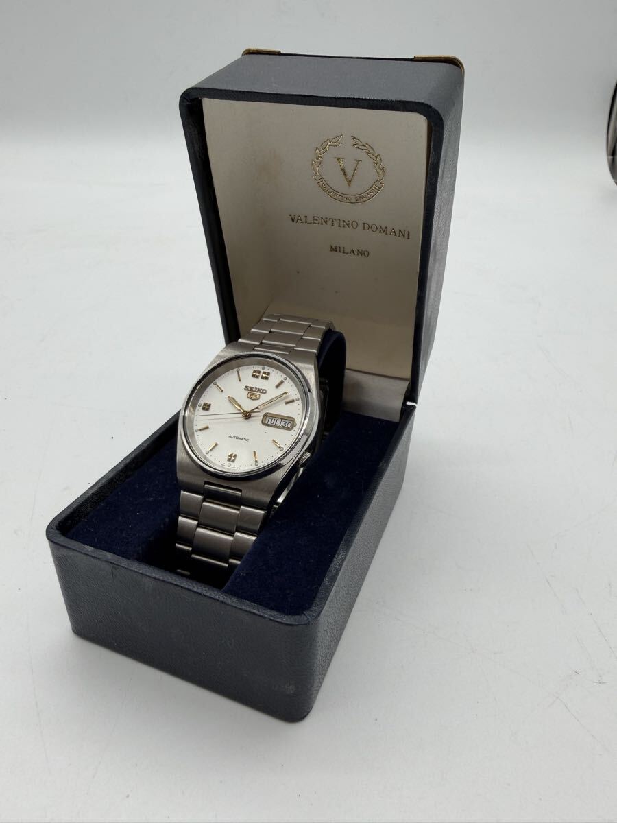 × SEIKO SEIKO5 7S26-3130 セイコー セイコー5 自動巻き 腕時計 オートマチック 裏スケ シルバー 文字盤ホワイト 箱付き 中古