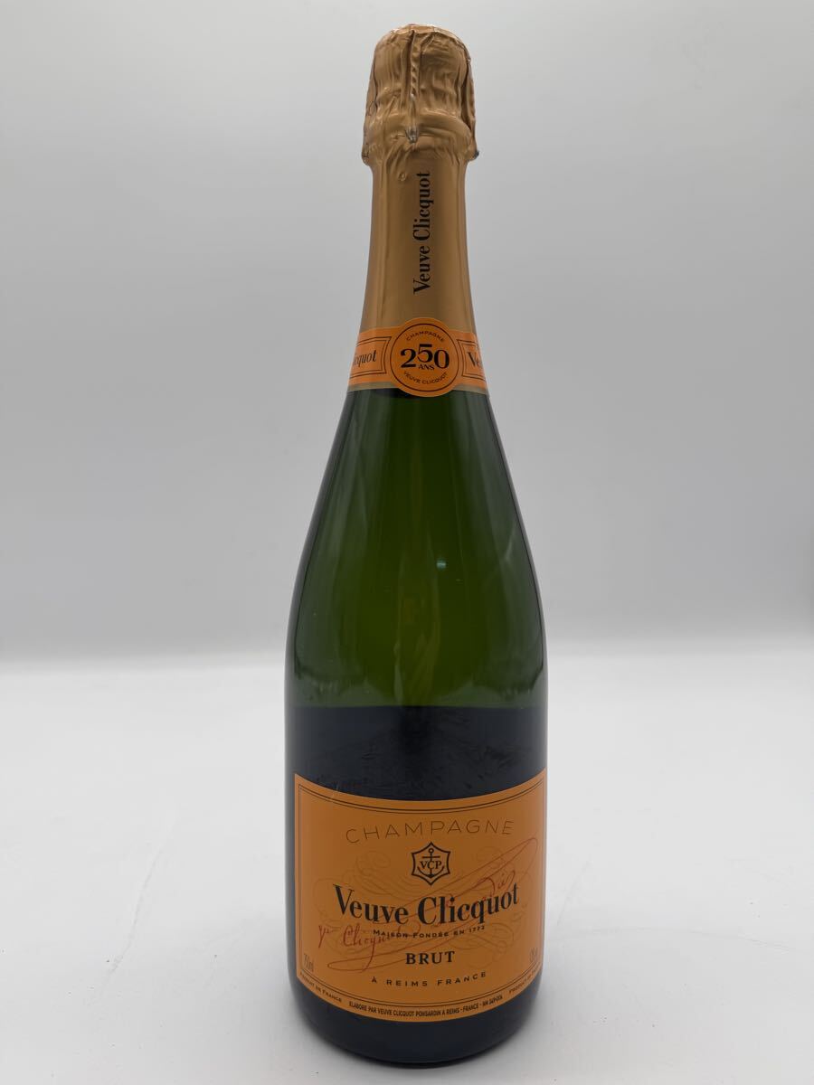 × Veuve Clicquot BRUT ヴーヴ・クリコ イエローラベル ブリュット 750ml シャンパン フランス 未開栓 古酒 お酒