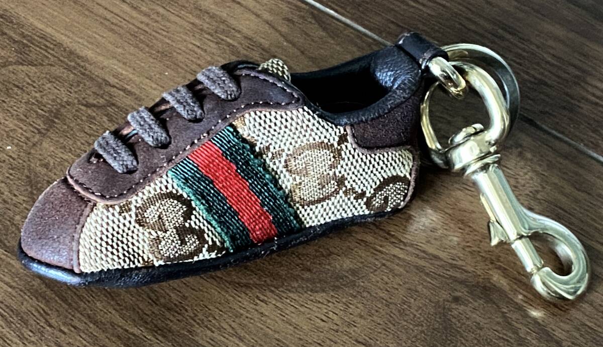 ●GUCCI(グッチ) GGキャンバス スニーカー キーホルダー●中古品●