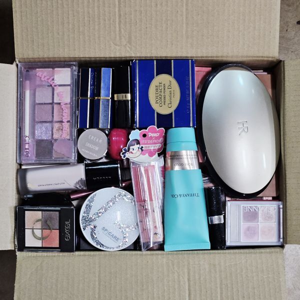②【約4.7kg】CHANELシャネルDiorディオール韓国コスメデパコスプチプラメイクブランド化粧品等80サイズ1箱まとめ売り大量セット