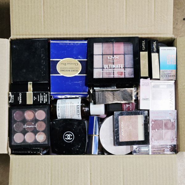 ④【約4.7kg】CHANELシャネルDiorディオール韓国コスメデパコスプチプラメイクブランド化粧品等80サイズ1箱まとめ売り大量セット