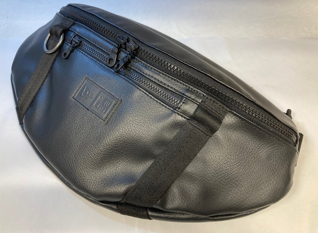 NEW ERANEW ERA　ニューエラ　ウエストバッグ　2L　シンセティックレザー　ブラック　黒　美品