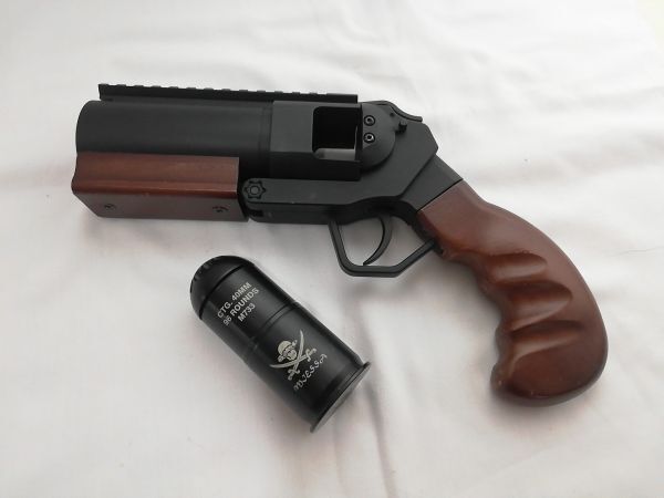 MIESSA ガスガン パイレーツ カリブ 40mm ピストル グレネード ランチャー リアルウッドグリップ ＋ 96発型 40MM ガスカート