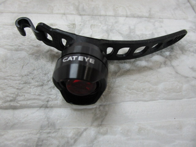 W.26.F.22　TO　☆　リアライト　CATEYE　品番不明　電池式　ブラック　点灯確認済　USED　☆