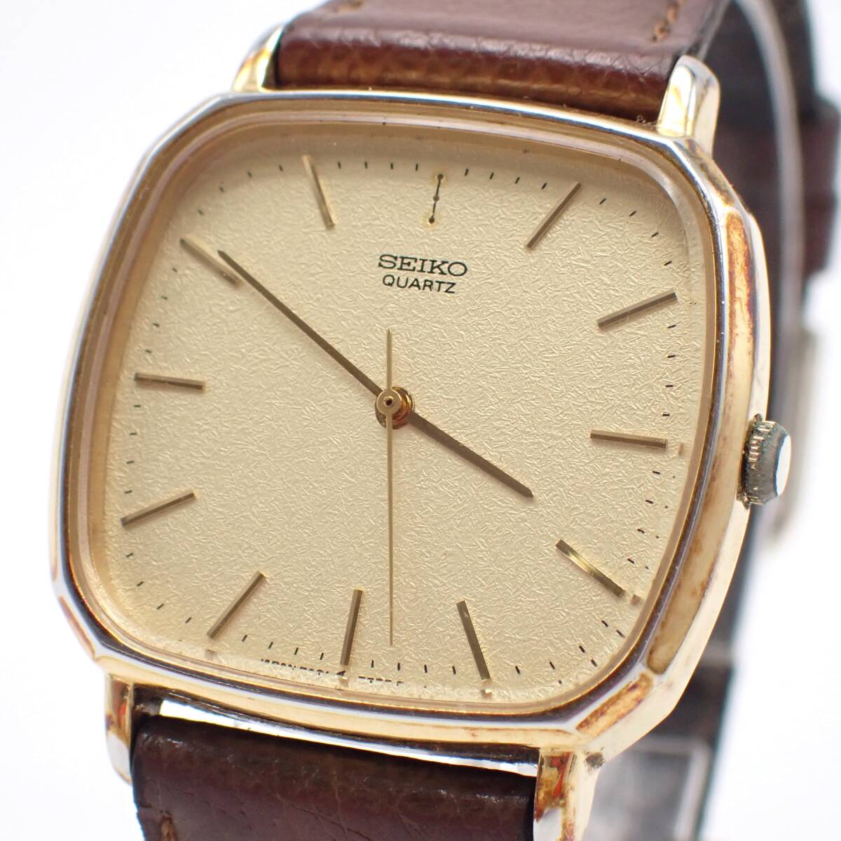 稼働品 1円～☆SEIKO セイコー QZ メンズ腕時計 7431-5220 ゴールド文字盤 スクエア アナログ 3針 アンティーク/和0604-200