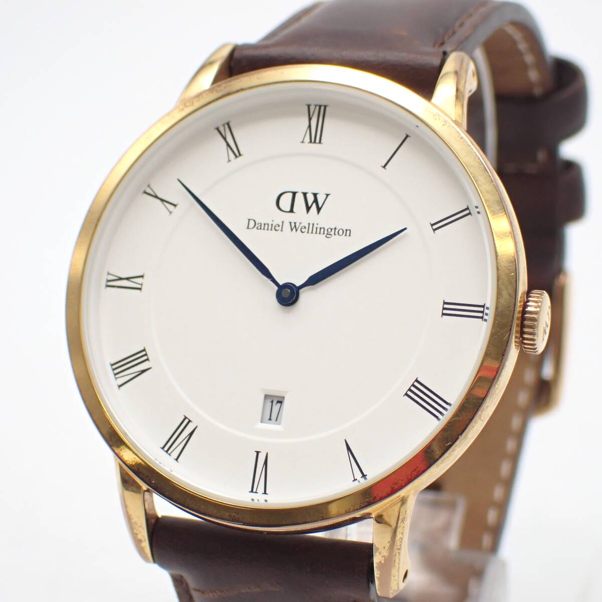 稼働品 1円～☆Daniel Wellington ダニエルウェリントン QZ メンズ腕時計 01010145638 白文字盤 デイト ラウンド アナログ/角0609-200