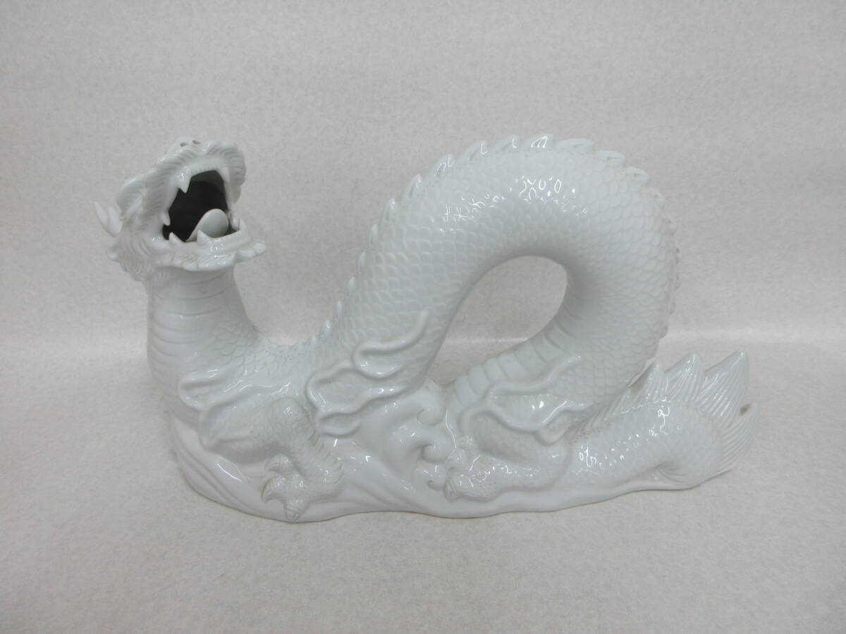 Ｔ５１９０　鍋島　魯山作　白磁　龍　置物　幅４１ｃｍ