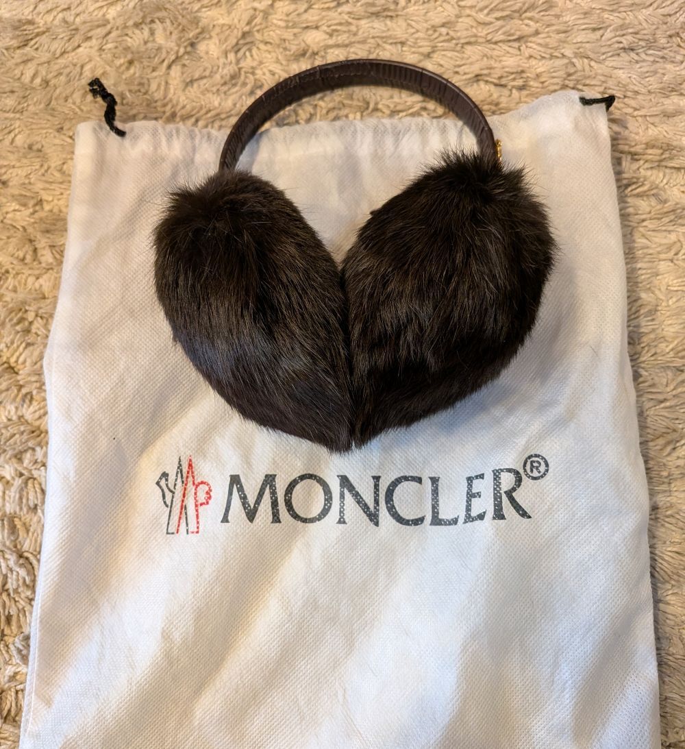 新品未使用：MONCLER　モンクレール　イヤーマフ　ラビットファー