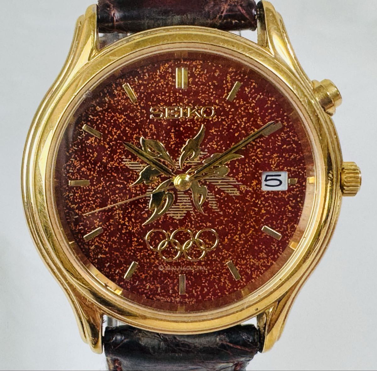 Ф 304491 / 【希少】SEIKO セイコー 長野オリンピック記念時計 赤漆 型番: 5M42-0F60 腕時計 /616-36