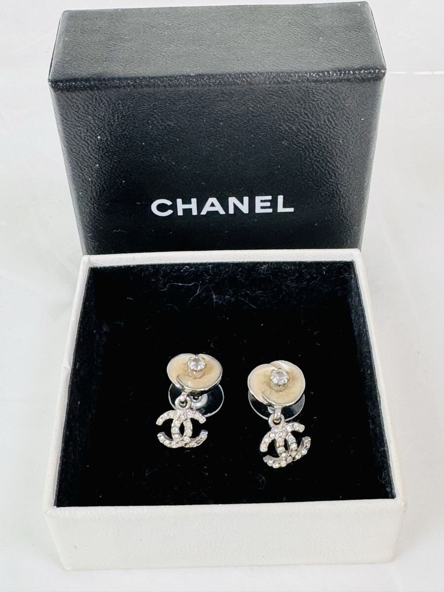 ☆ 304447 / CHANEL /シャネル ココマーク　ラインストーン　カメリア　フラワーモチーフ ラインストーン ピアス 箱入 /617-74