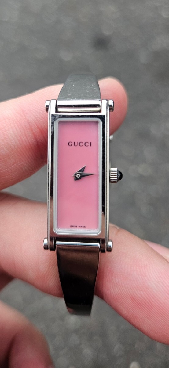 GUCCI グッチ 1500L バングルウォッチ ピンク文字盤 レディース 腕時計電池切れ