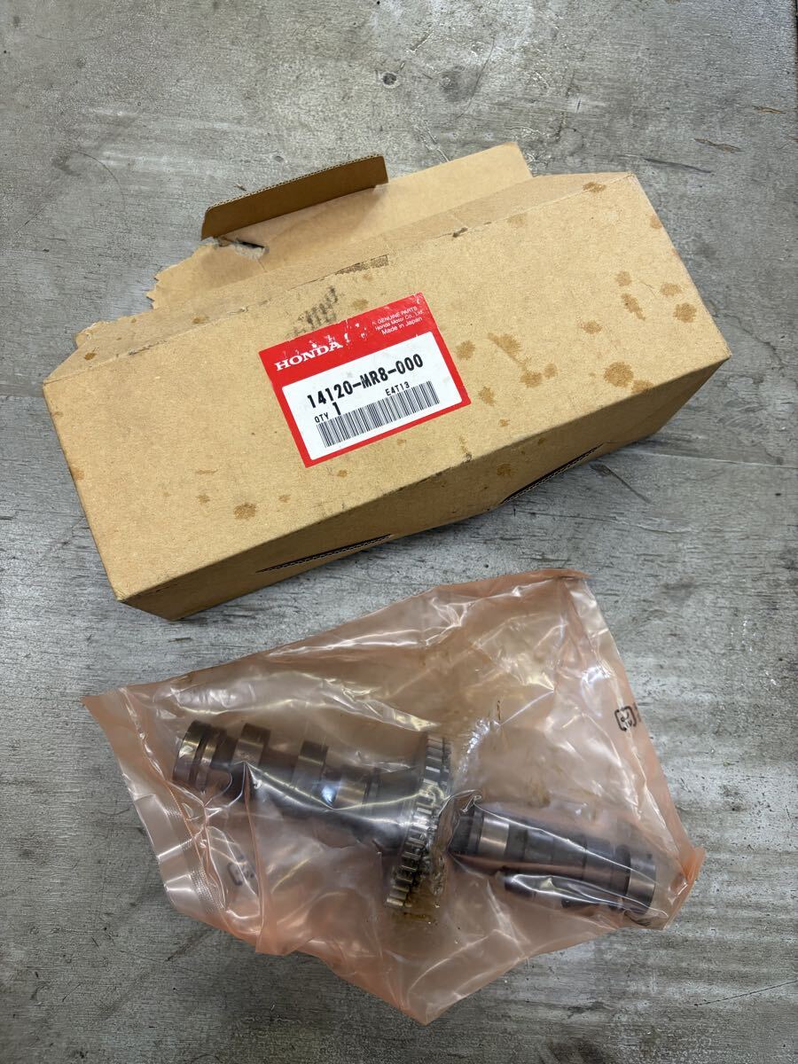 NC30 NC35 VFR400R RVF400R インレットカムシャフト　14120-MR8-000