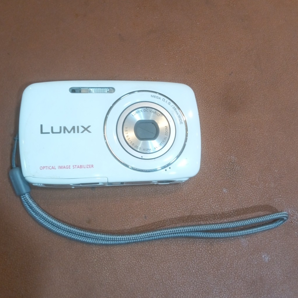 Panasonic LUMIX DMC-S1 ホワイト コンパクトデジタルカメラ デジタルカメラ