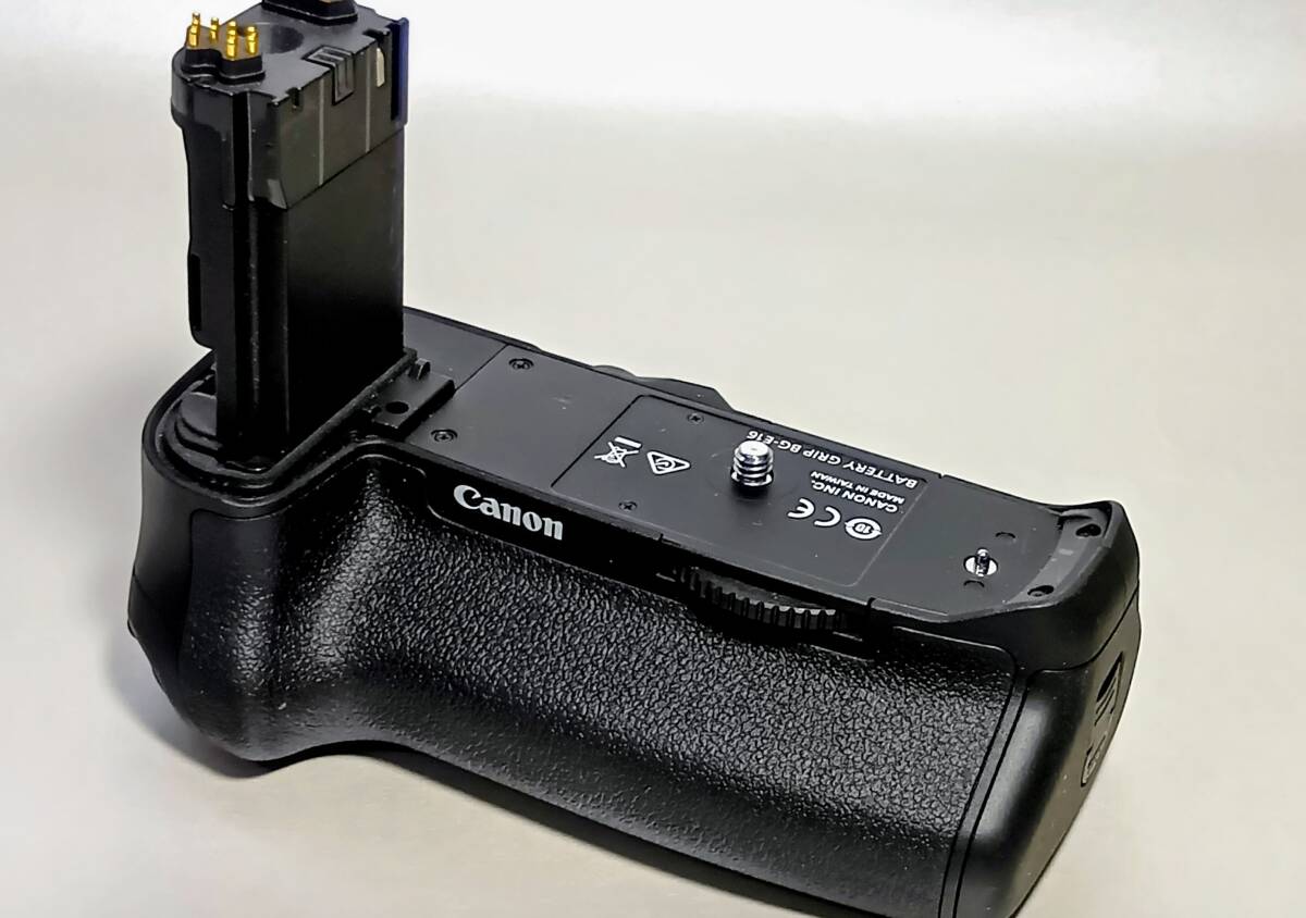 送料無料！　美品　Canon BATTERY GRIP BG-E16 キャノン バッテリー グリップ
