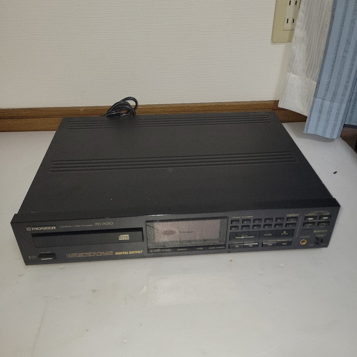 PIONEER パイオニア PD-7070 CDプレーヤー CDデッキ　通電確認のみ。CD開閉せず。ジャンク品