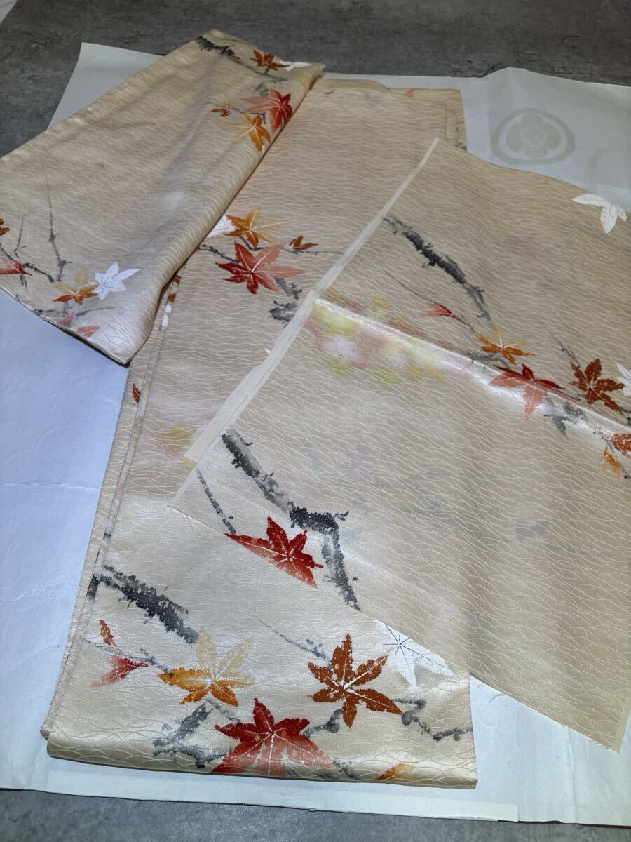 小紋　正絹　暈　墨模様　枝紅葉　露草　立体　凹凸　残布　橙色　着物　和服　和装　リメイク　染め替え　ハンドメイド　生地　衣装　高級