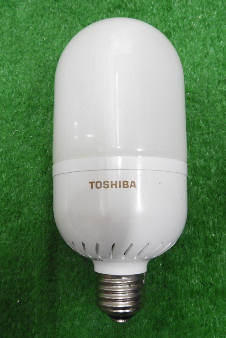 新品未使用　古い電球　東芝「ネオボールQ」電球形蛍光ランプ（型番：BFT17EX-N/G-Q/50HZ）60ワット（7566）