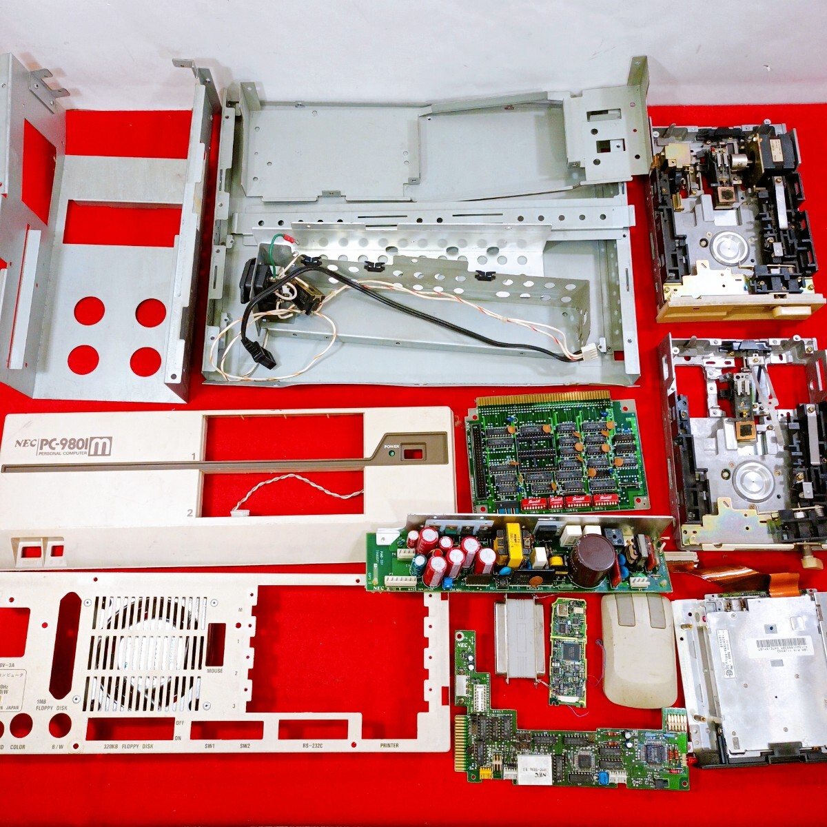 NEC PC-9801M パーソナルコンピュータ デスクトップ ジャンク品 基盤 回路基板 電源ユニット など パーツ取りに